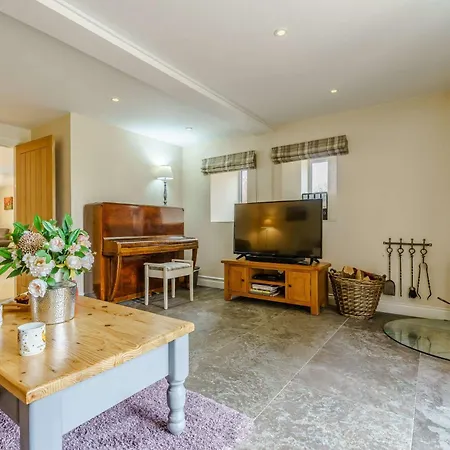 2 Bed In Thirsk Oc-48116 Holiday home *